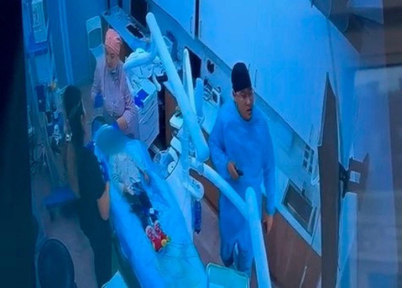 В Казахстане 4-летняя девочка умерла после того, как стоматологи попытались вылечить сразу 18 зубов