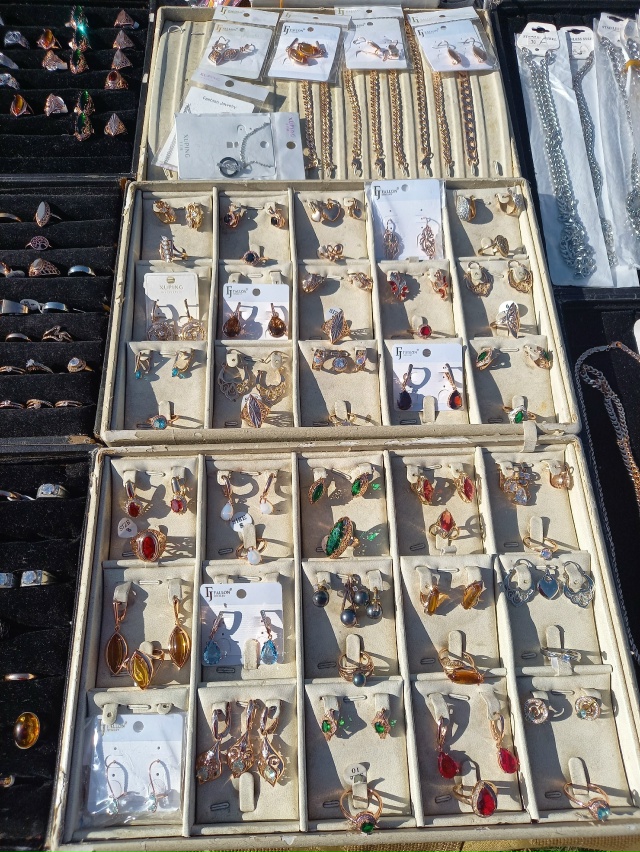 10 ноября в Никольске, 11 в Бабушконо,
12 в Светице Кировс...