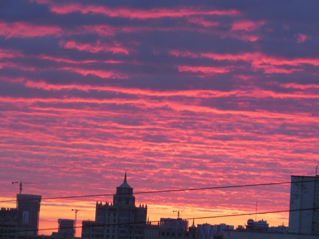 Невероятный рассвет над Екатеринбургом 😍