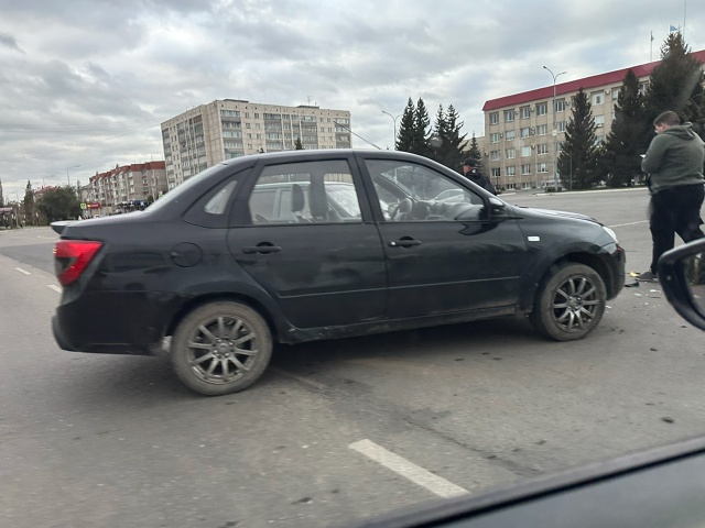 ДТП У СБЕРБАНКА