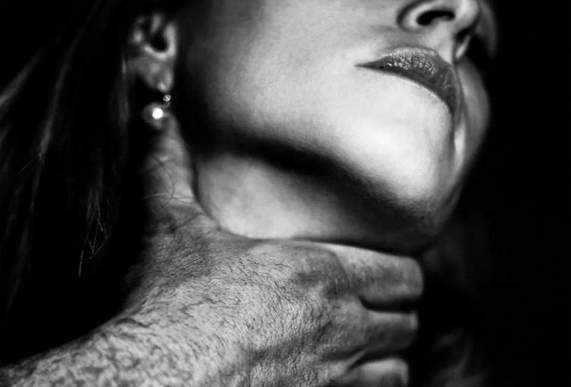 В Петрозаводске мужик случайно задушил девушку во время секса.
После веселой попойки в компании пар