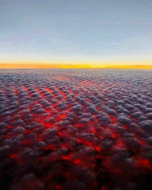 Закат над облаками