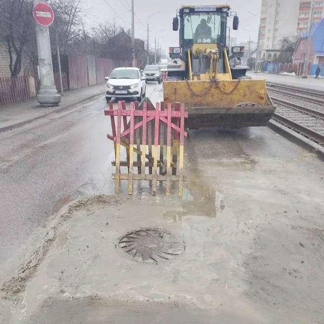 ⚡В Курске стартовал ремонт изношенных люков и огражде...