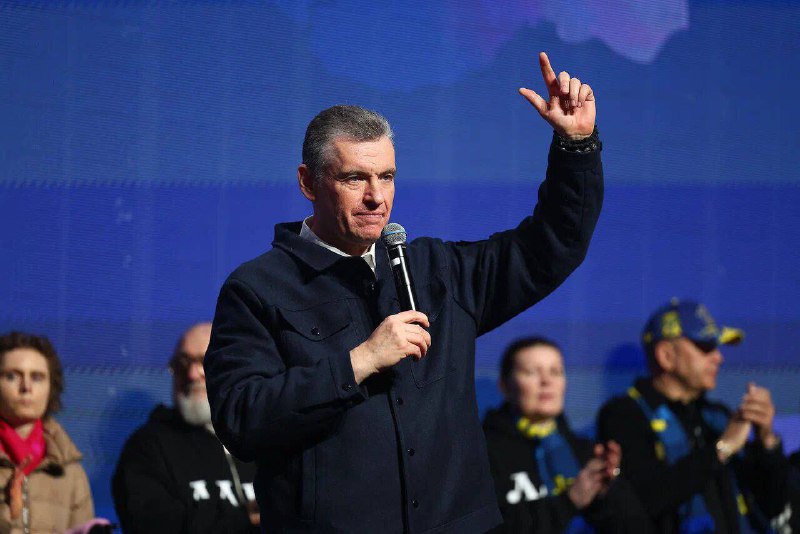 В Госдуме заявили о транспортной дискриминации регионов
Лидер ЛДПР Леонид Слуцкий заявил, что стран