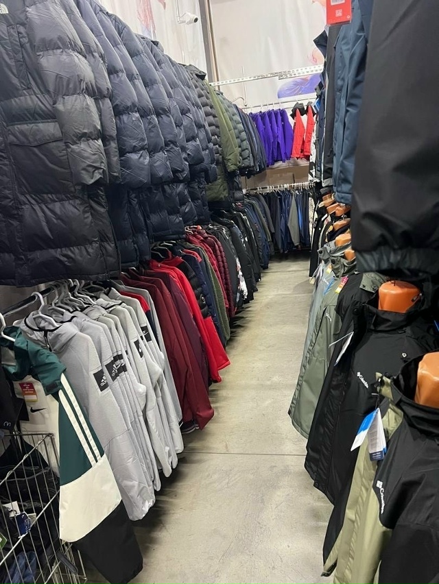 Магазин «Мир Одежды и Обуви» объявляет о своём закрыти...