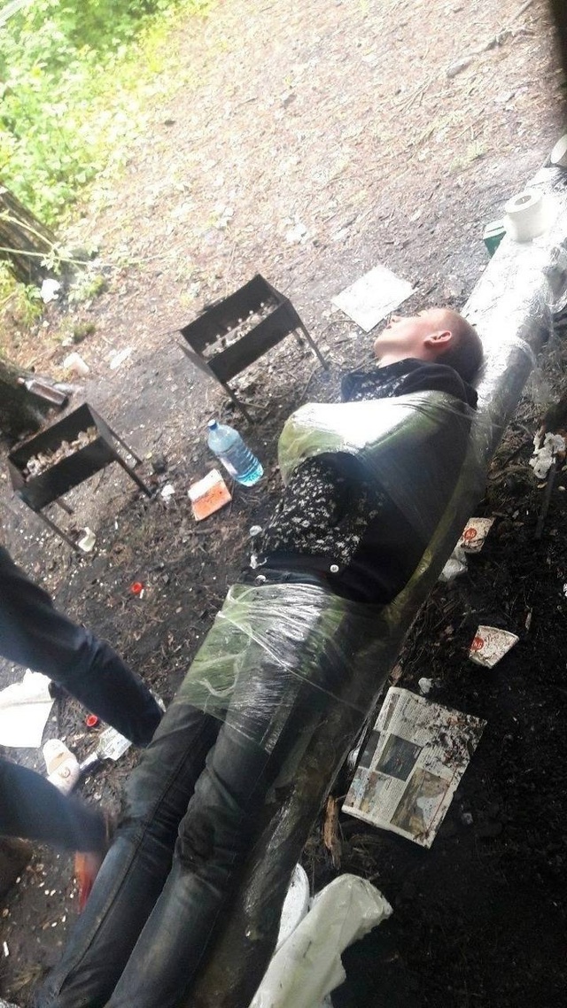 Чтобы не делал лишних пьяных действий