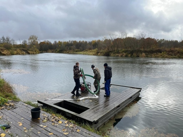 В Смоленской области тысячи сазанов запустили в Днепр
...