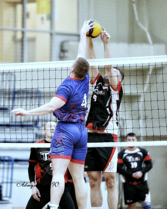 Сегодня в Можайском ФОК «Арсенал» кипели волейбольные...