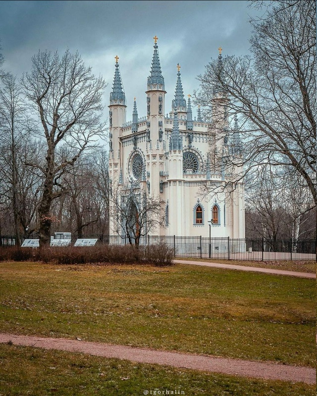 Готическая капелла в парке Александрия
В 1831–1833 годах ...