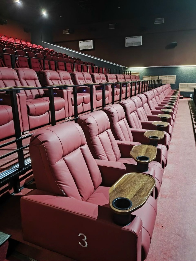 Как вам VIP зона? Не дороговато ли для нашего города?