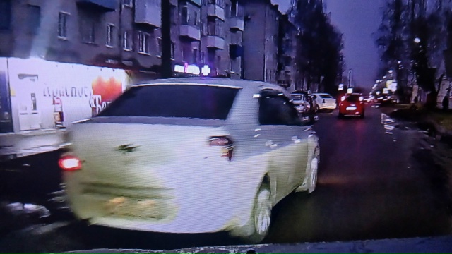 В 8 утра по ул. Луначарского, водитель дешманской повоз?...