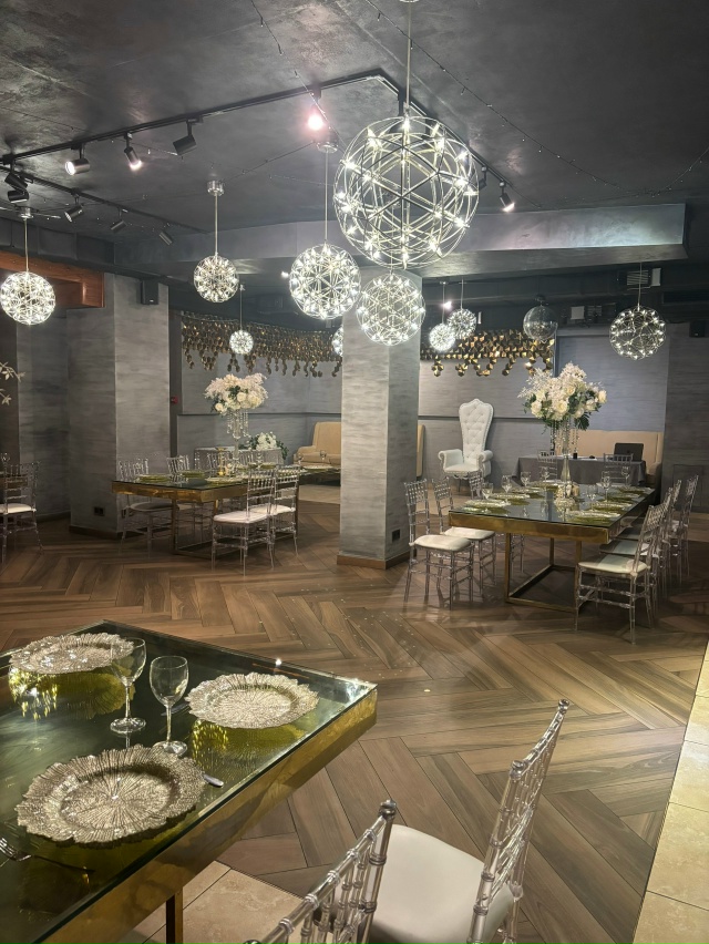 Здравствуйте, мы планируем свадьбу в 2026 г. Мы выбрали з?...