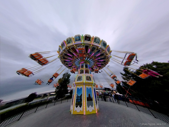 🎡 Βeчep в cтoлицe Сибиpи
