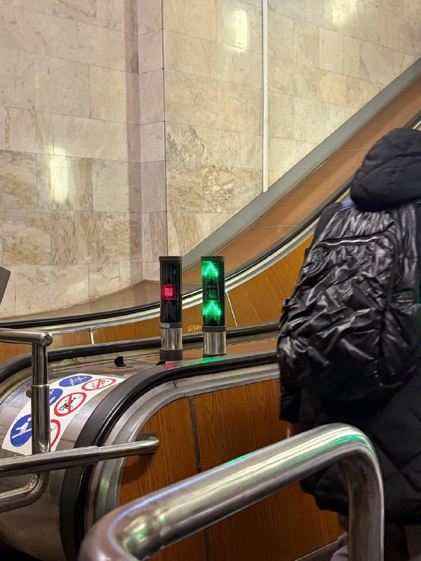 🚦Светофор для пассажиров тестируют в метро