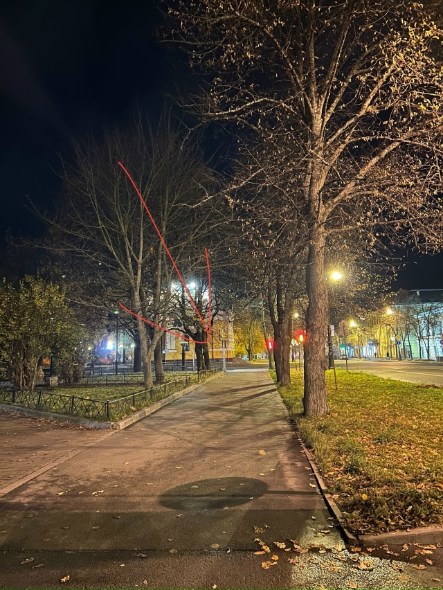 найдена карта около гостиного двора.
89818984272