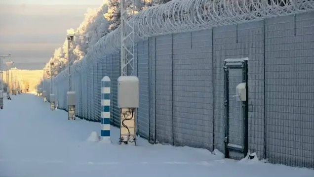 В Финляндии почти завершили строительство забора на г?...