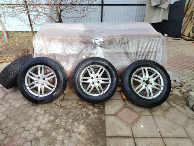 продам диски на зимней резине, в идеальном состоянии о...
