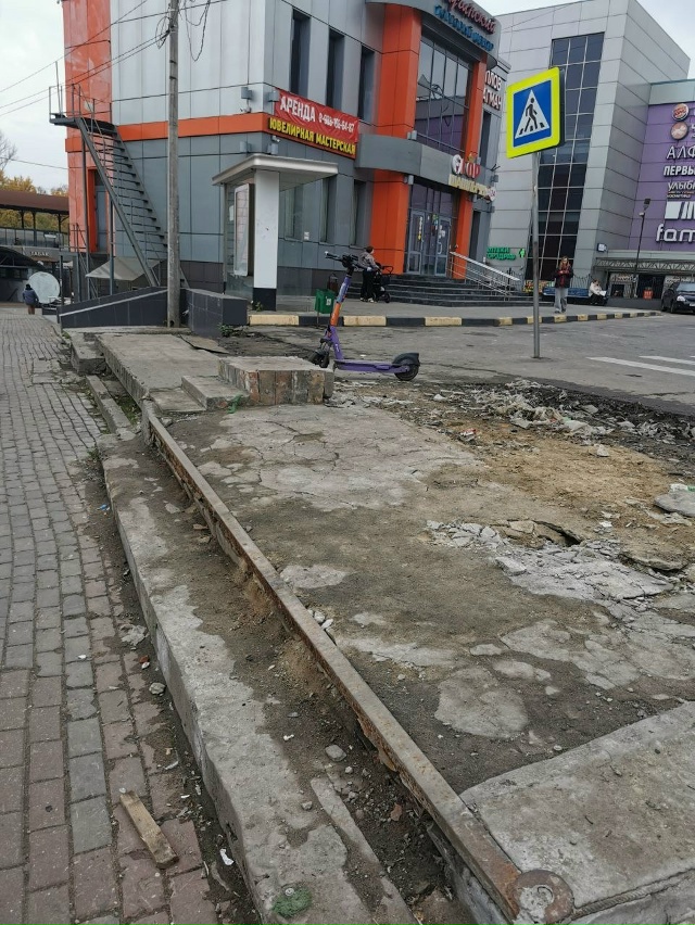 «Красота» после сноса палаток у ж/д станции Кучино
«С...