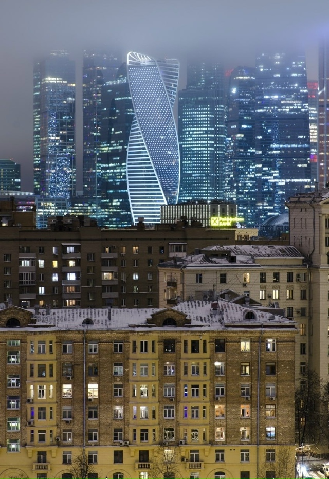 Архитектурные кoнтрасты Москвы 😍