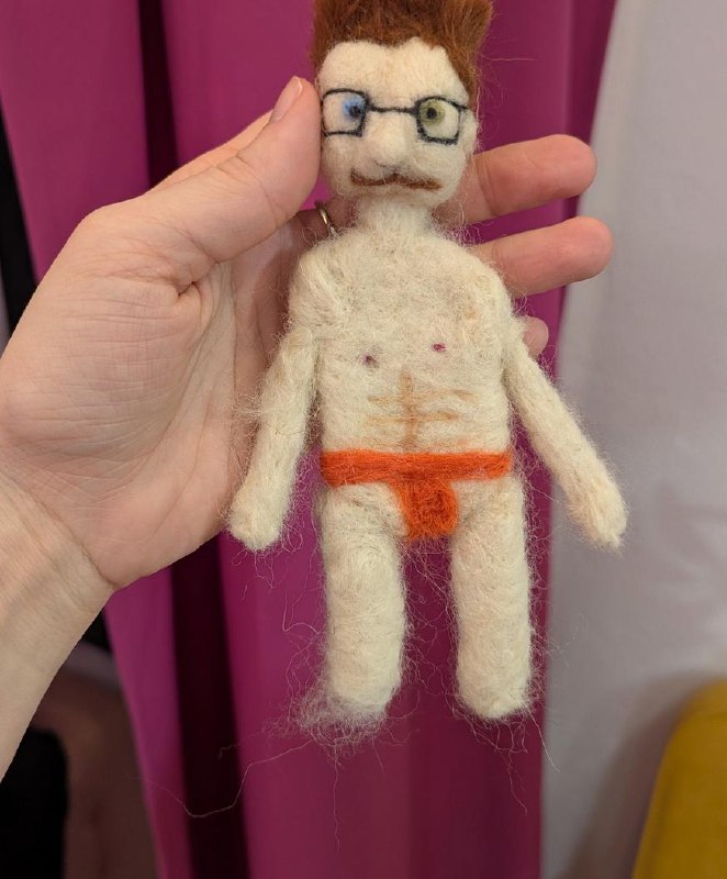 Девочки, это лучшее: бренд Murmurizm предлагает мастер-класс «по валянию придурка» 😁
На занятии вы