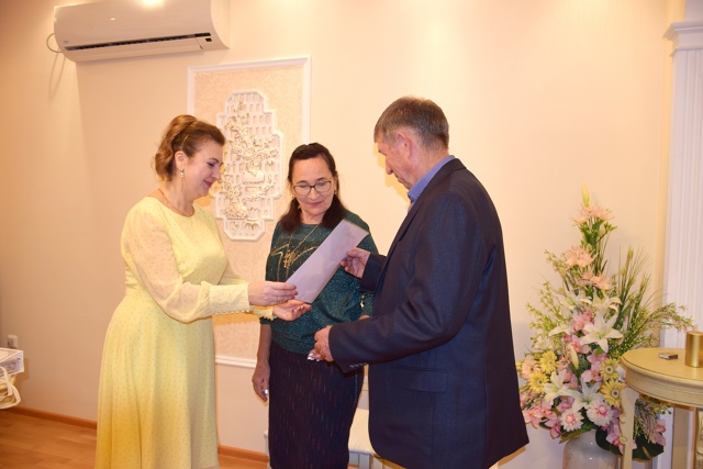 ?Смоленская супружеская пара отметила 50-летний юбиле...