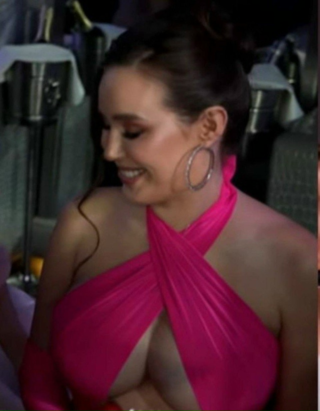 Костенко Анастасия устала от упреков и решила ответит?...