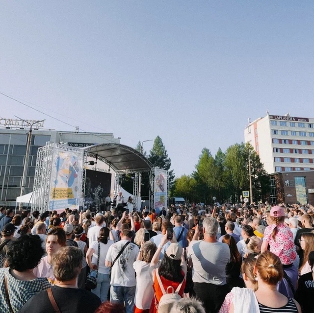 🌟 В Мончегорске прошел фестиваль искусств «Табуретка...
