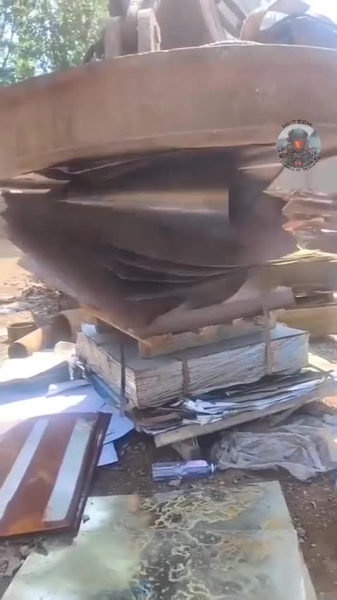 Действие мощного магнита