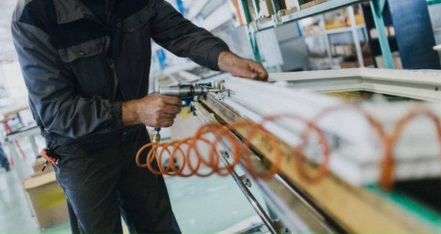 На оконное производство в г.Людиново требуются сборщи?...