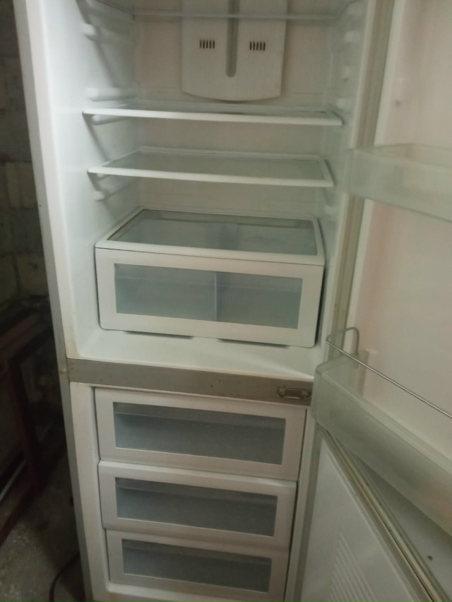 Отдам нерабочий холодильник на зап.части...