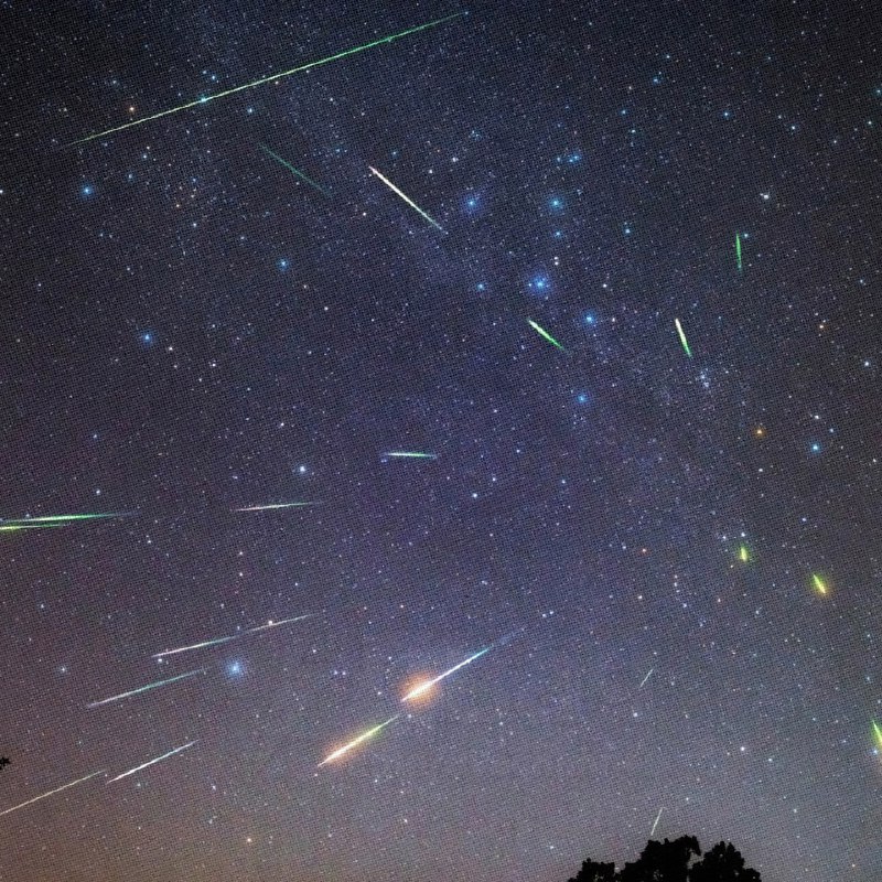 ‼️Сегодня ночью небо подарит редкое зрелище — яркий звездопад Ориониды и комету, которую не видели с