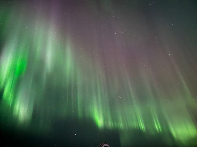 Коношане, выходим на улицу и смотрим Северное сияние.✨...