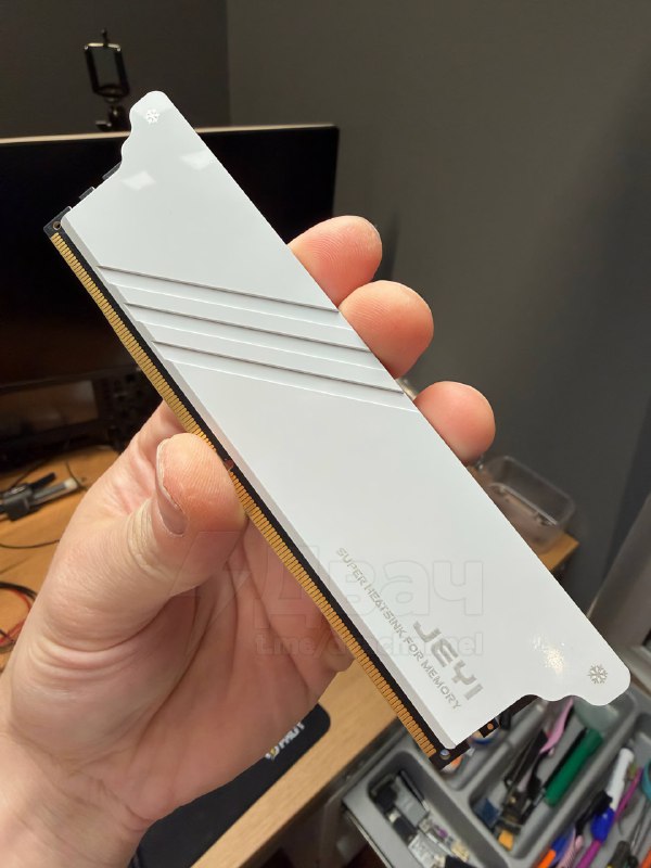 Российский умелец собрал себе рабочую плашку DDR5 на 32 ГБ из двух ноутбучных модулей SO-DIMM по 16