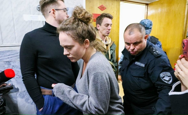 Скандал вокруг Аглаи Тарасовой продолжает набирает об...