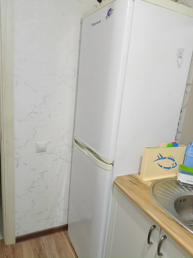 Продам тумбочку под телевизор цена 2 т.р. Холодильник О...