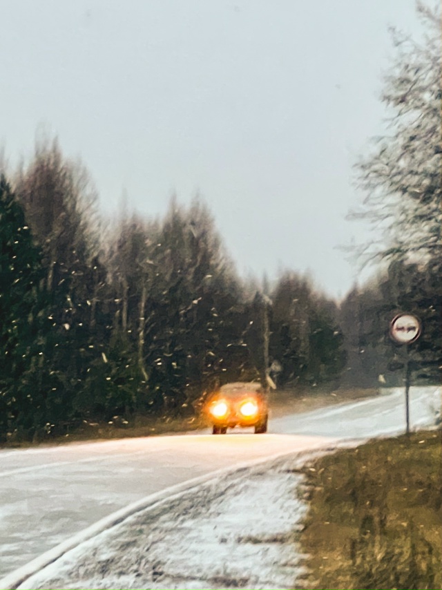 Ещё одна попытка зимы обосноваться в наших краях.
Фото...