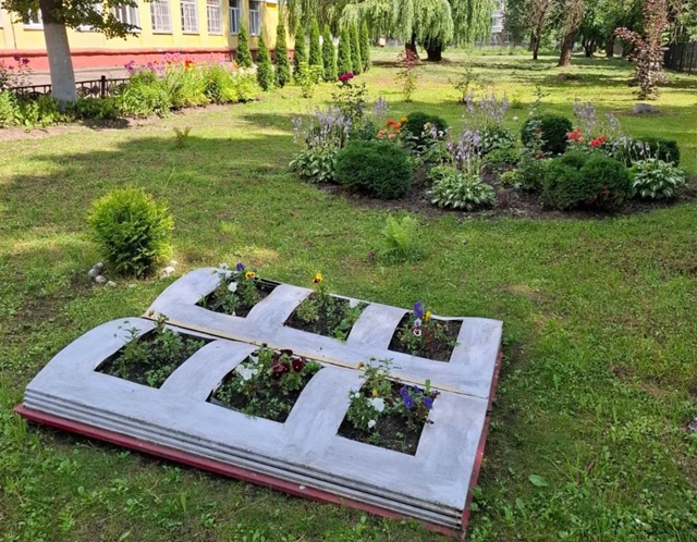 Продолжается благоустройство образовательных органи?...