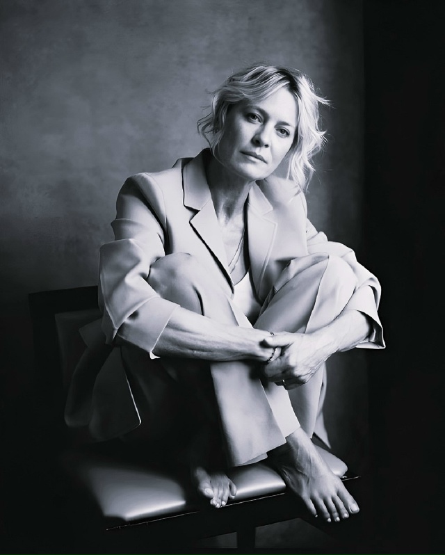 ЖEHЩИНА, О КОТОРОЙ МЕЧТAЕТ КАЖДЫЙ МУЖЧИHА
ДBA ГОДА НAЗАД ?...