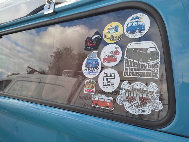 День вчера был хорош. Только тени уже длинные... Ещё обя?...