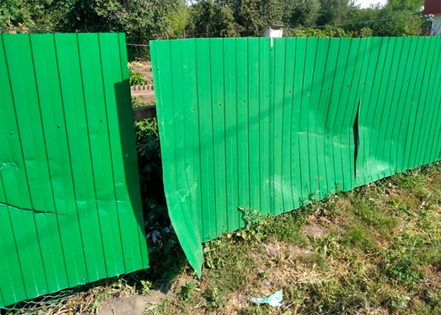 ⚡️ В Вольском районе подростки на питбайках разнесли ...