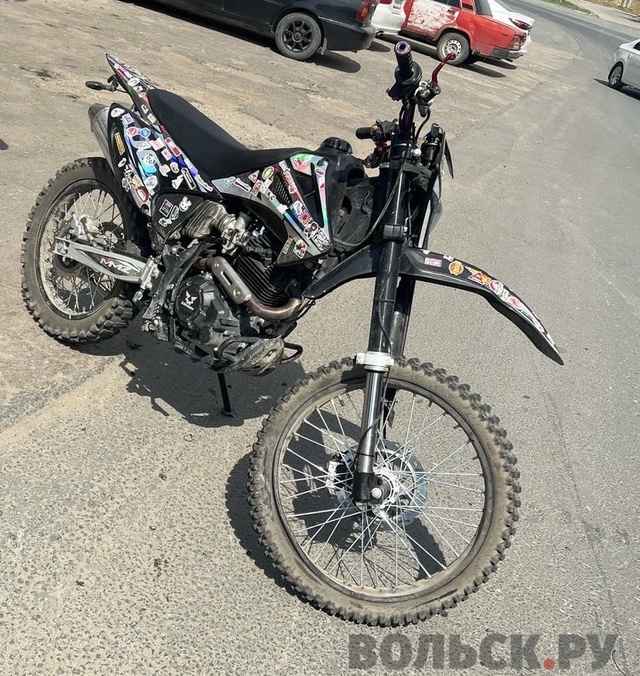 🚨 В Вольске 17-летний водитель питбайка покалечился в ?...