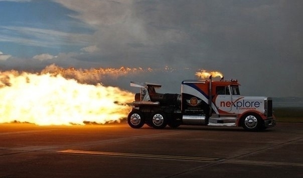 Самый мощный грузовик.
Грузовик, развивающий 612 км/ч. с?...