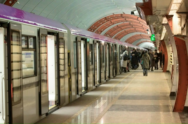 💜 Фиолетовый «Балтиец» с пассажирами на фиолетовой л?...