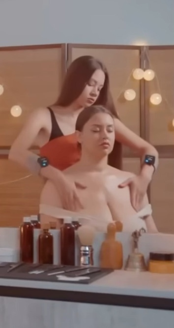 Думаю, ей понравился вот такой массаж!