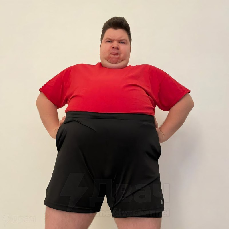 Внимание: Никакадо Авакадо больше не пидорас.
Фуд-блогер Николас Перри (его настоящее имя) к 35 год