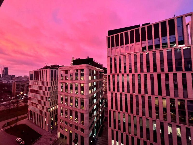 Небо над Москвой и Подмосковьем окрасилось в розовый цвет
😶😶😶😶😶😶😶