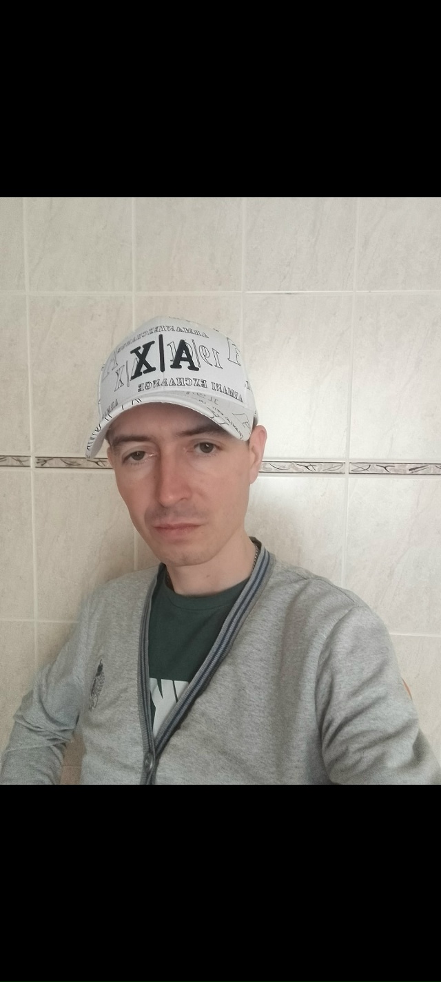 Кто знает этого человека?
Нужен срочно!!!