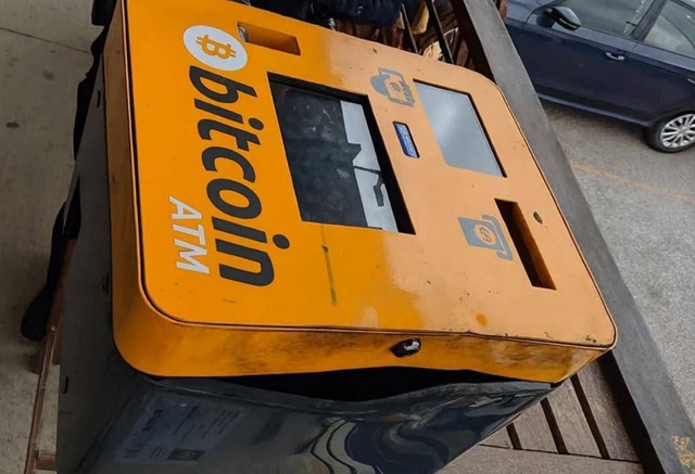 🤡 В Барселоне украли биткоин-банкомат, думая, что внут...