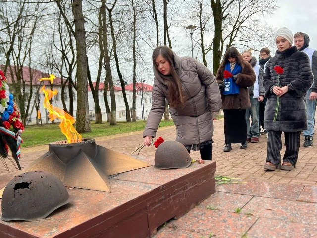 В Рузе почтили память неизвестного солдата
В Рузе на ...