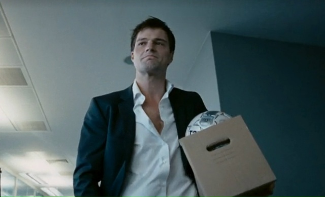 Увольняющимся сотрудникам предложили платить три зар?...